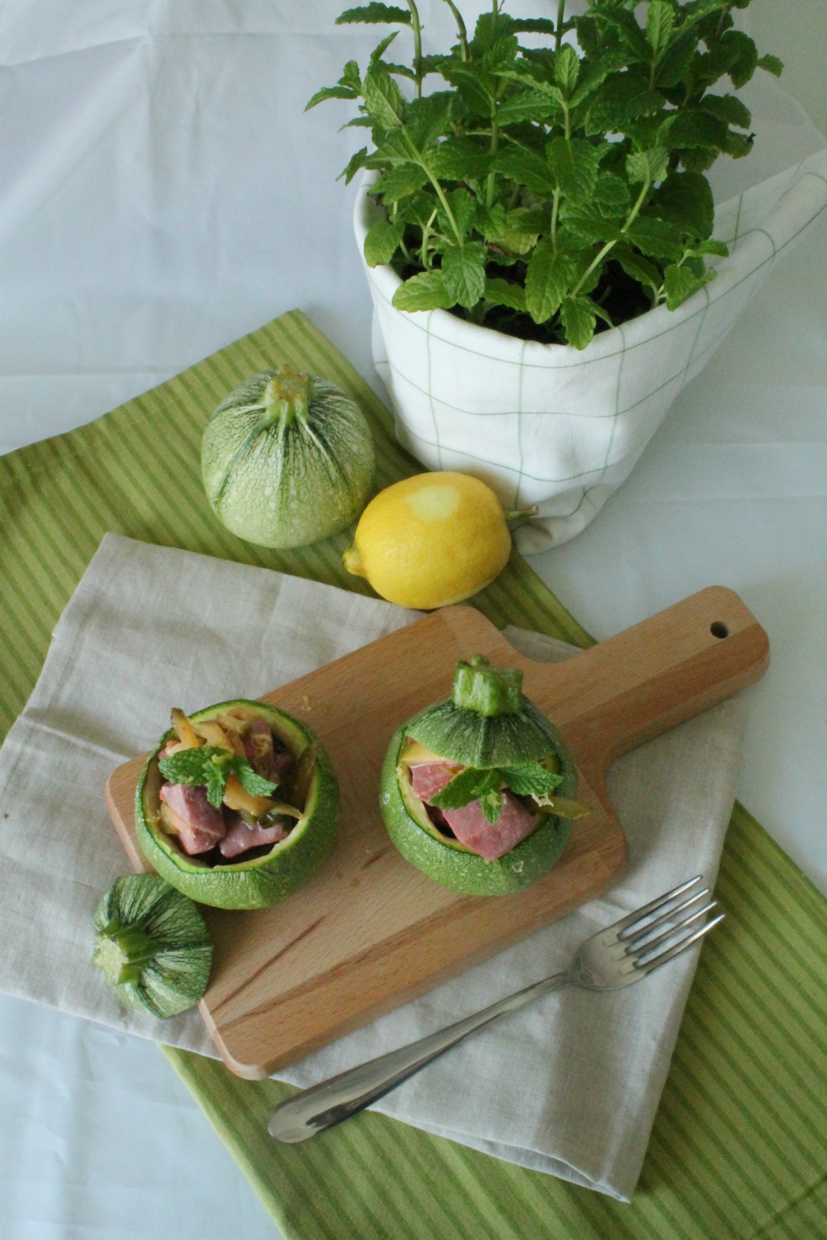Zucchine rotonde con tonno e limone