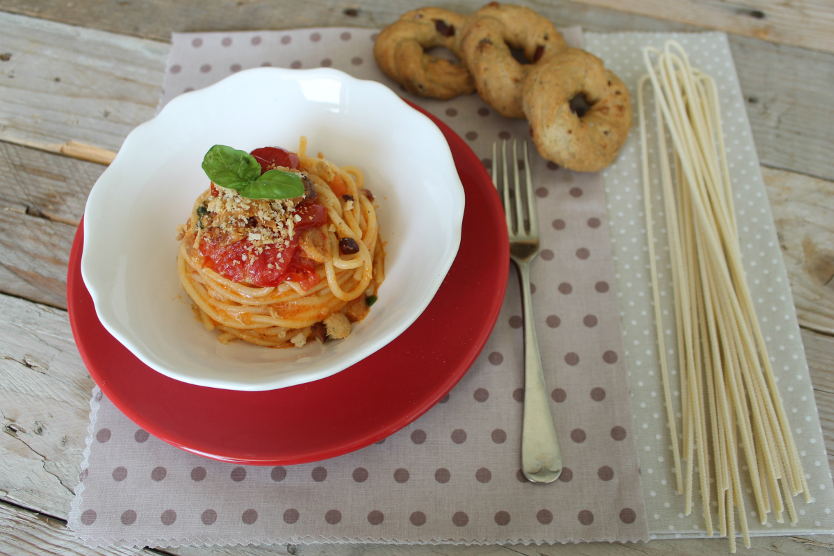 Chitarra pomodorini e tarallo