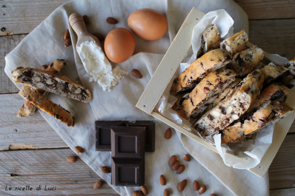 Biscotti di Prato con il cioccolato