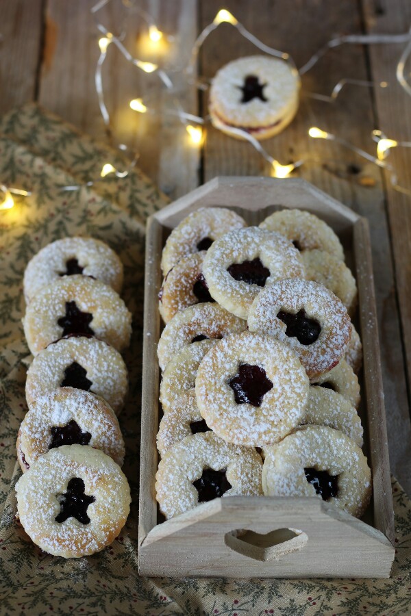 Biscotti Di Natale 1 Uovo.Spitzbuben Biscotti Con Marmellata Tipici Dell Alto Adige