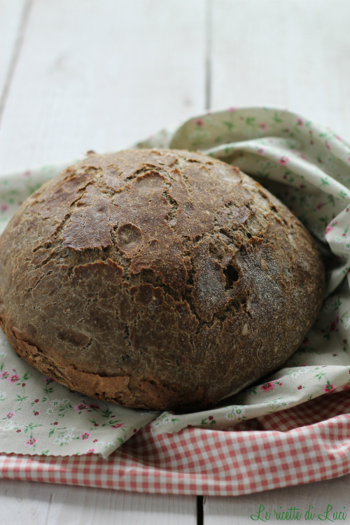 Pane con semola di grano duro e farina di grano arso