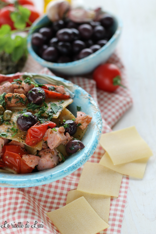 Pettole abruzzesi con tonno, olive e capperi