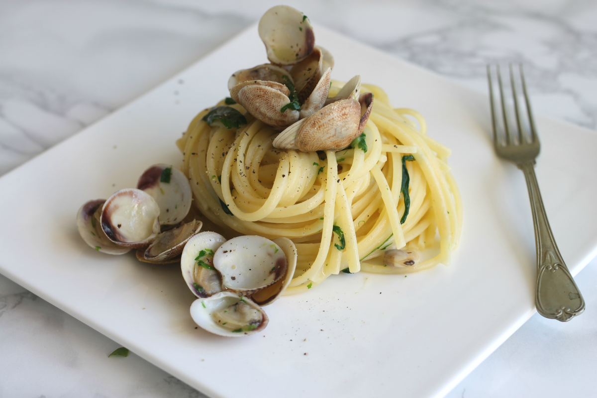 Spaghetti vongole e rucola