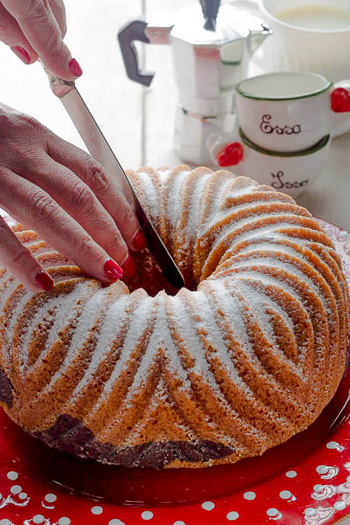 Bundt cake bicolore