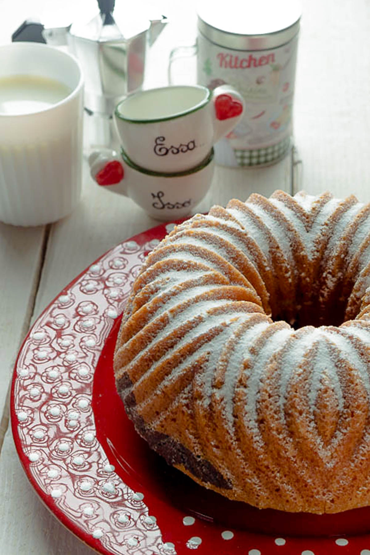 Bundt cake bicolore