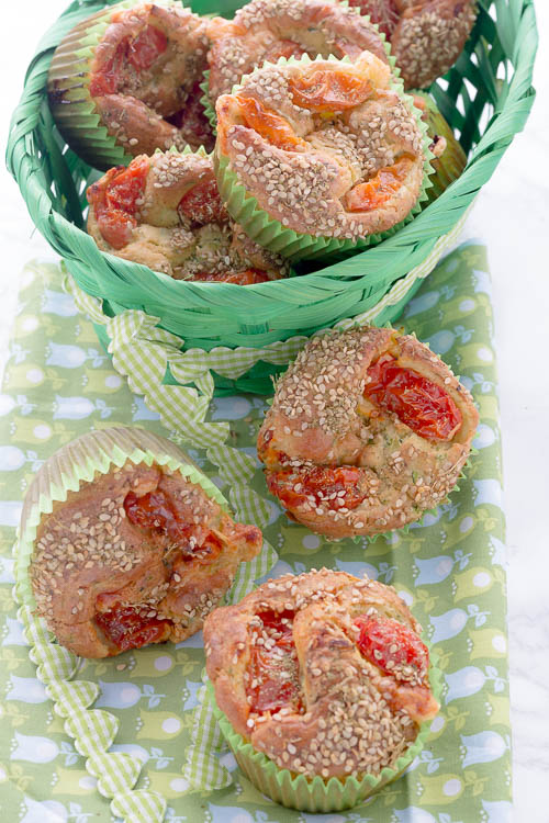 Muffins salati con zucchine e pecorino