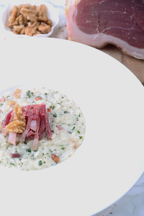 Risotto con robiola, noci e Prosciutto di Modena DOP