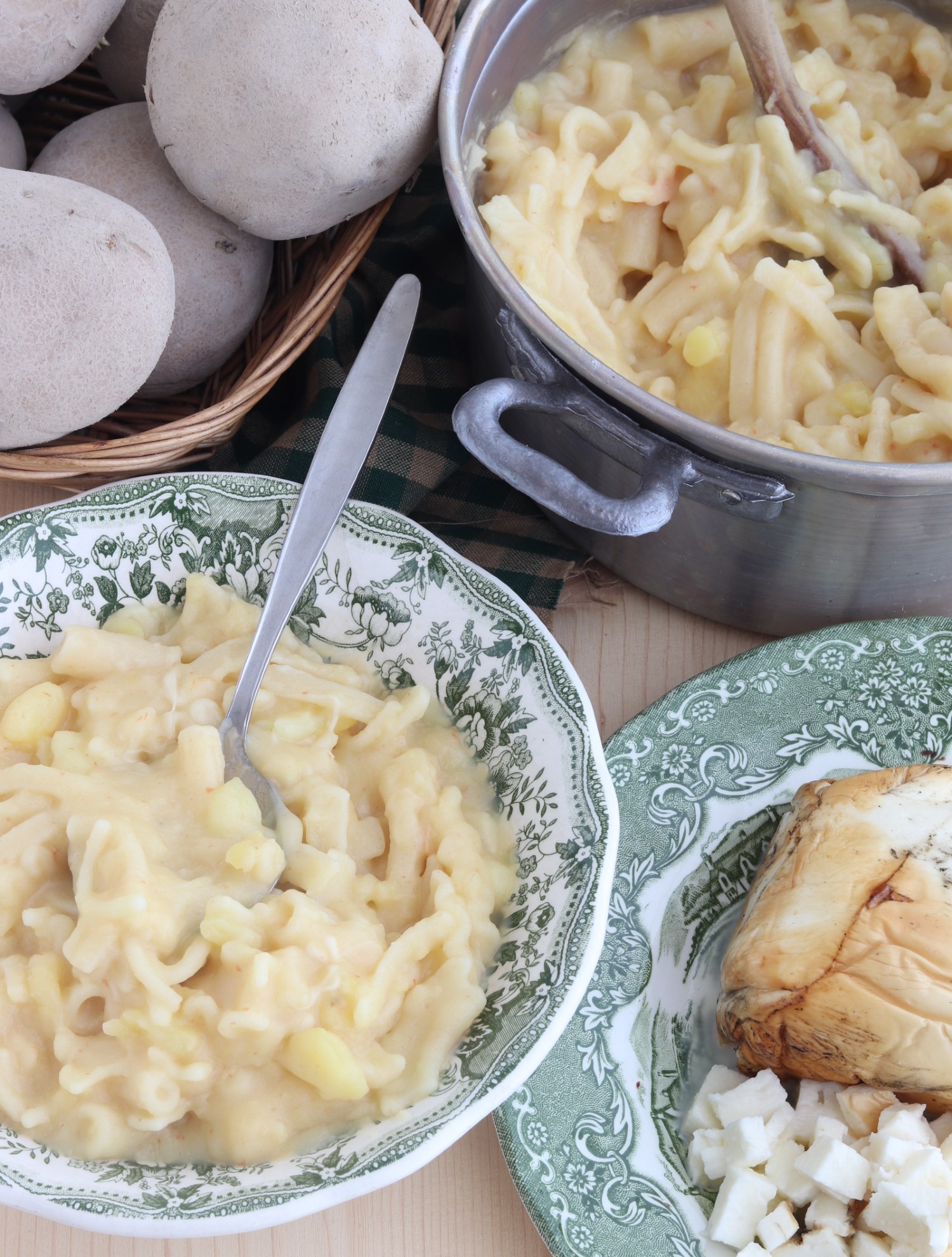 Pasta patate e provola